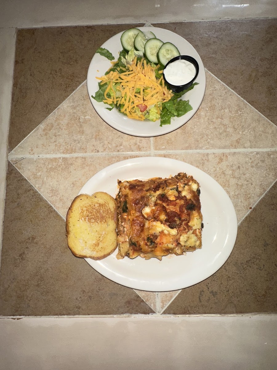 Behind the fence restaurant Photo 9