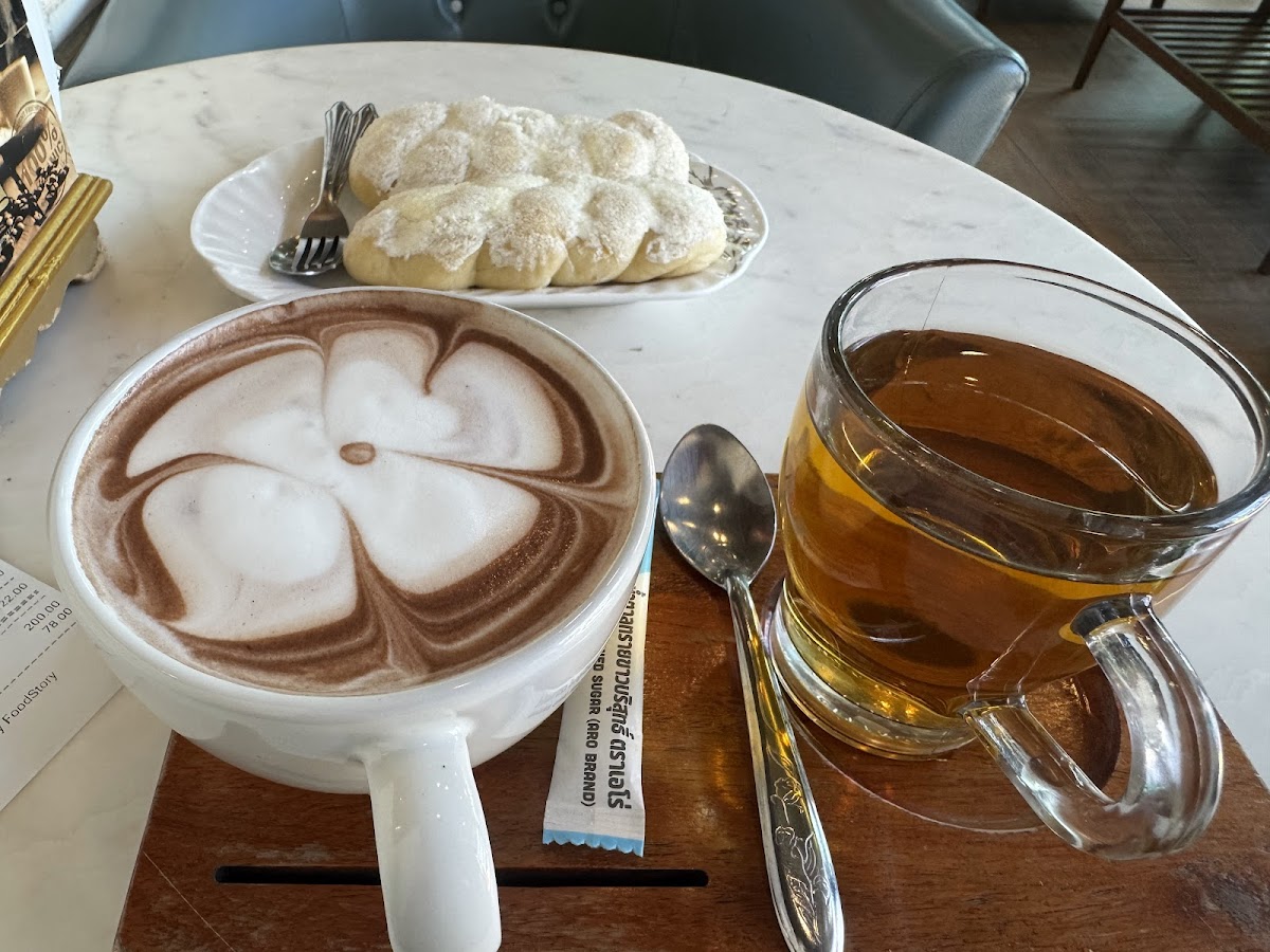 Pooh Whan Bakery & Coffee Photo 3