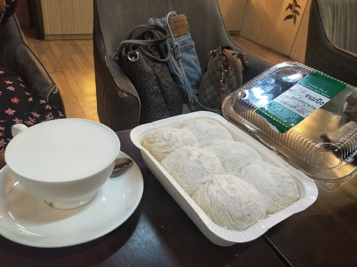 Pooh Whan Bakery & Coffee Photo 5