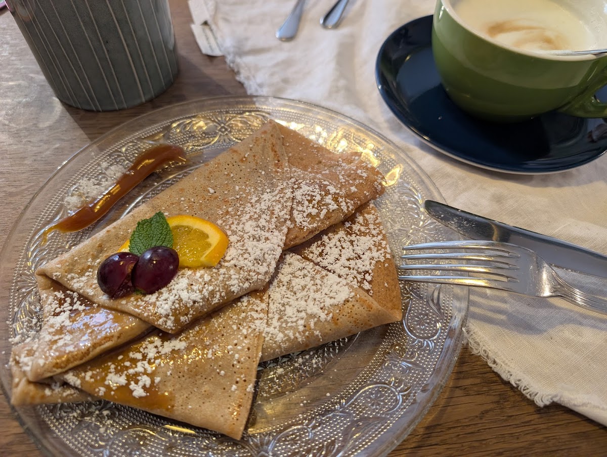 JoJos Creperie Photo 3