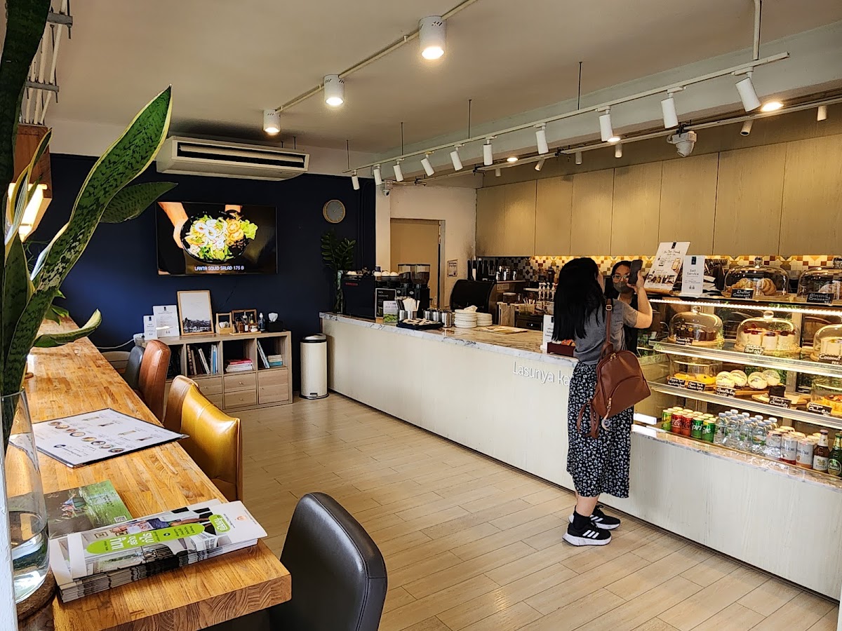 Lasunya Comfort Dining