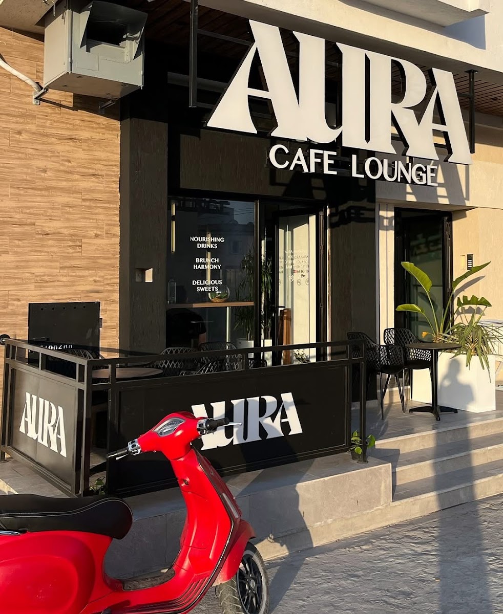 AURA Cafe Lounge