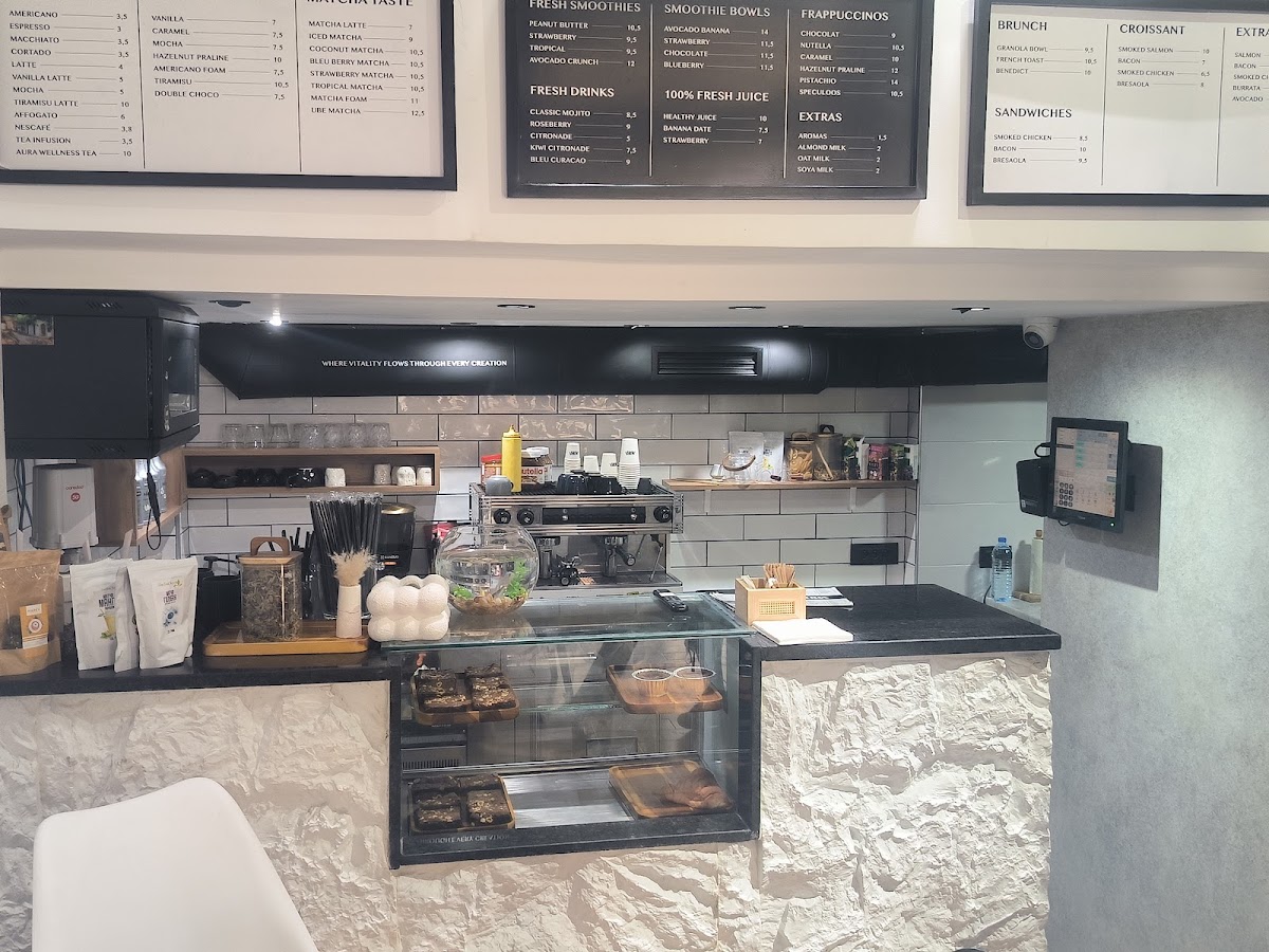 AURA Cafe Lounge Photo 7