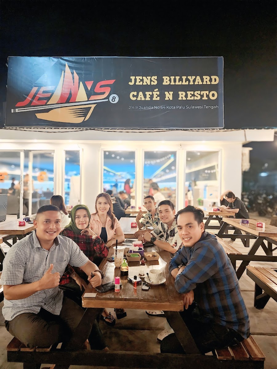 Jens Billiard Cafe & Resto Photo 2