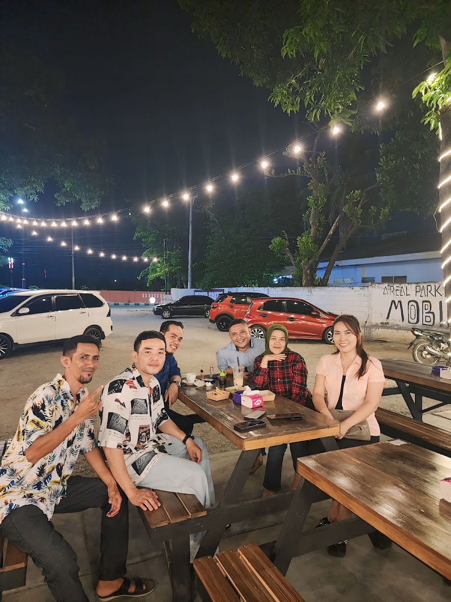 Jens Billiard Cafe & Resto Photo 4