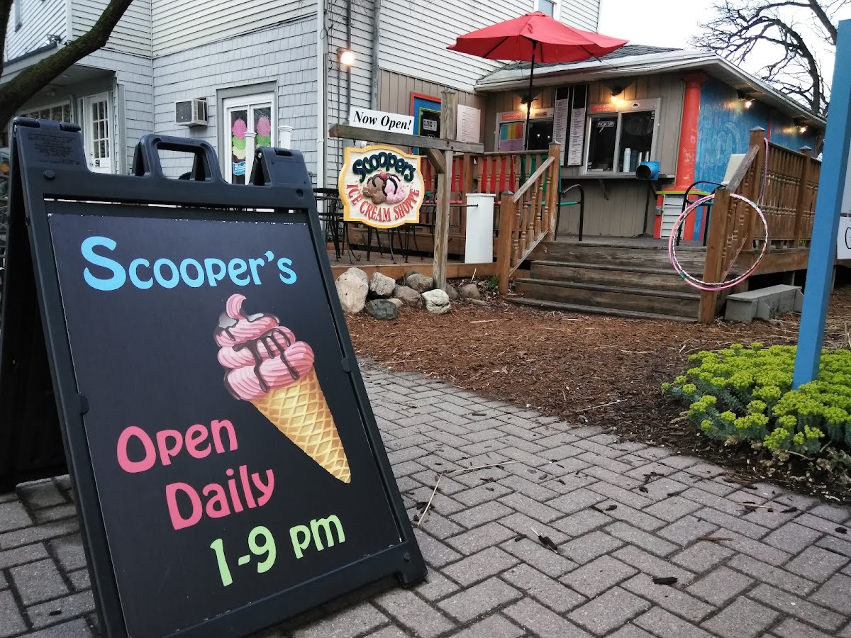 Scooper's Ice Cream Shoppe Photo 9