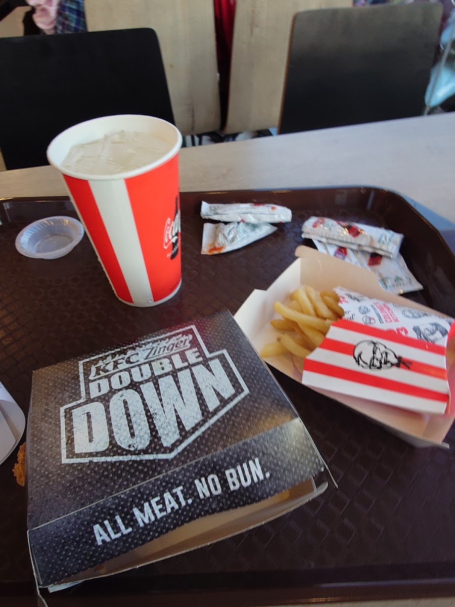 KFC R2 Avenue, Sungai Dua Photo 4