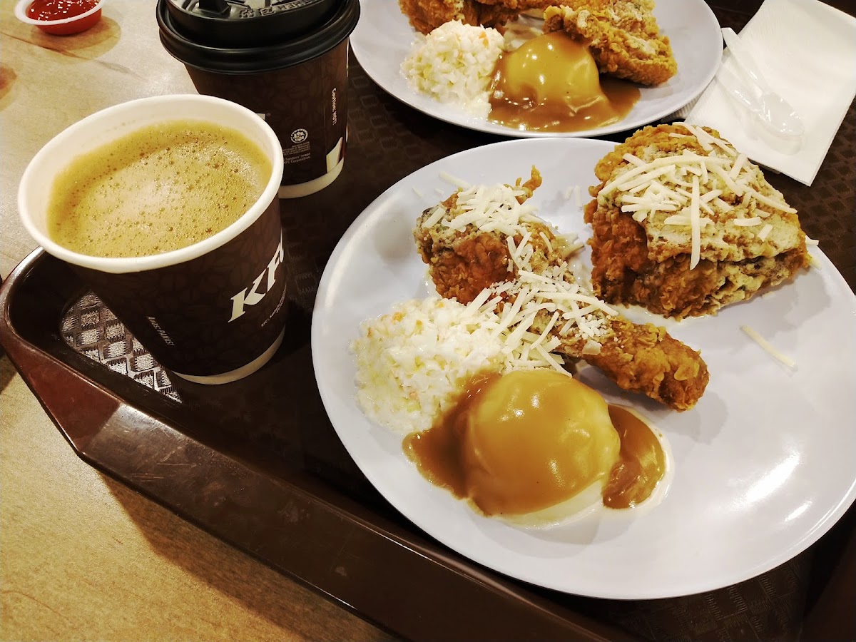 KFC R2 Avenue, Sungai Dua Photo 6
