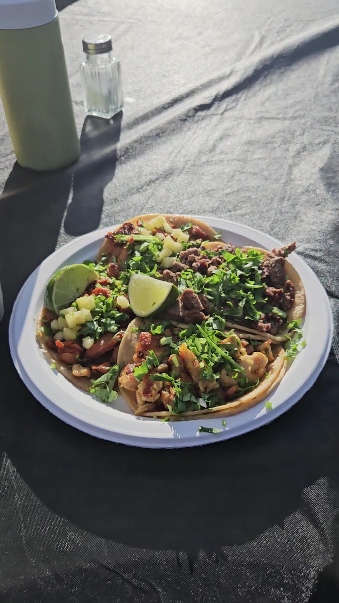 Rapido Y Sabroso Taco Truck Photo 2