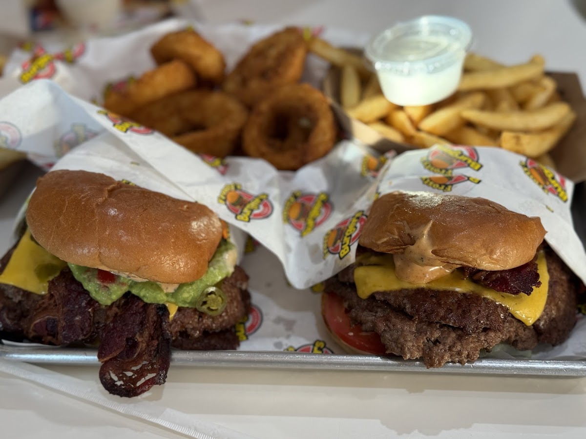 Frosty's Burgers Photo 4