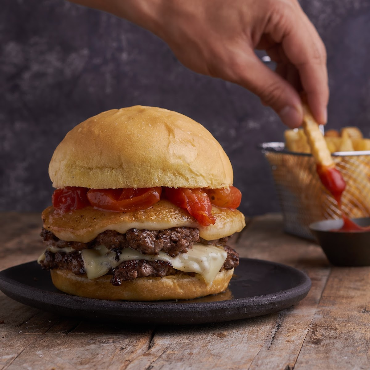 CANNIBALE Burger Photo 9