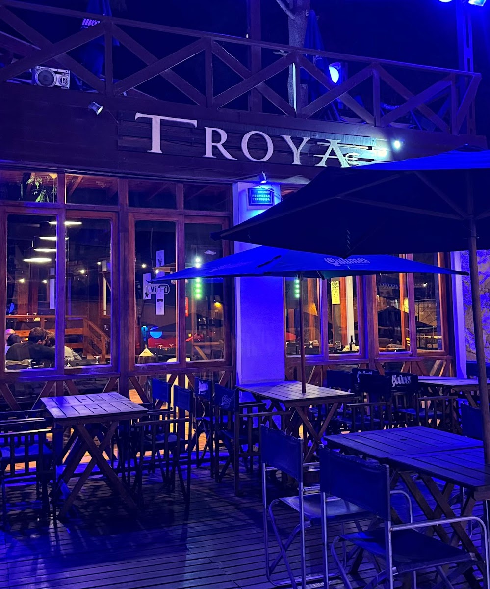 TROYA