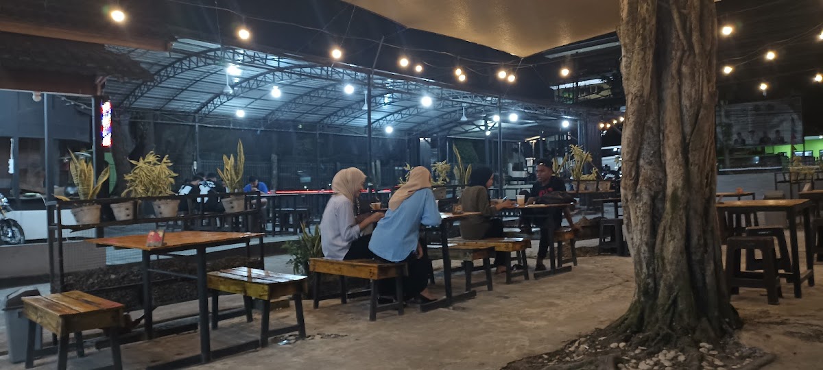 EMTE SIDE CAFE