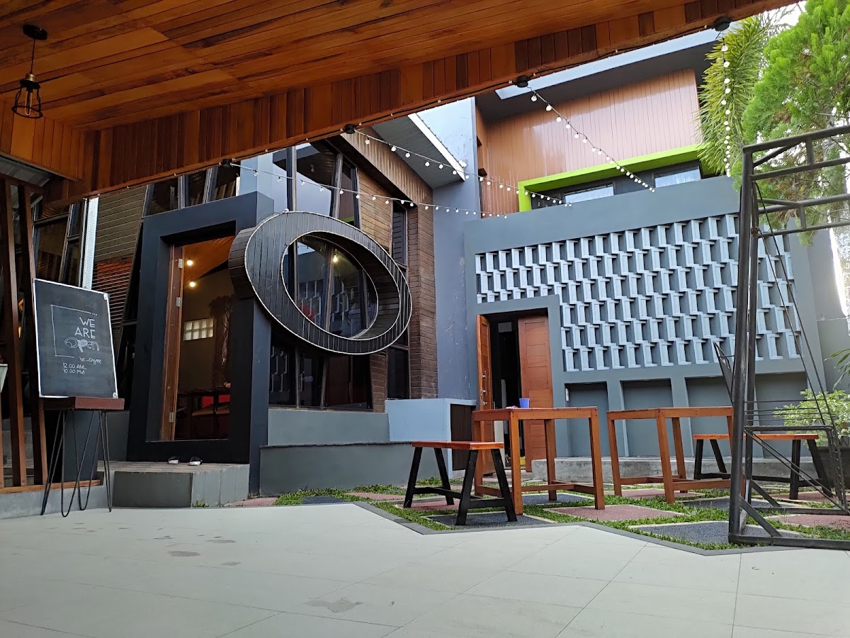 Bee_Coffee Geem Photo 3