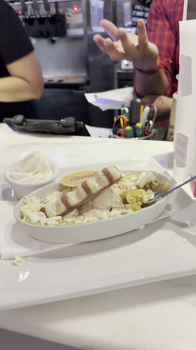 Creams Cafe Beckton Photo 2