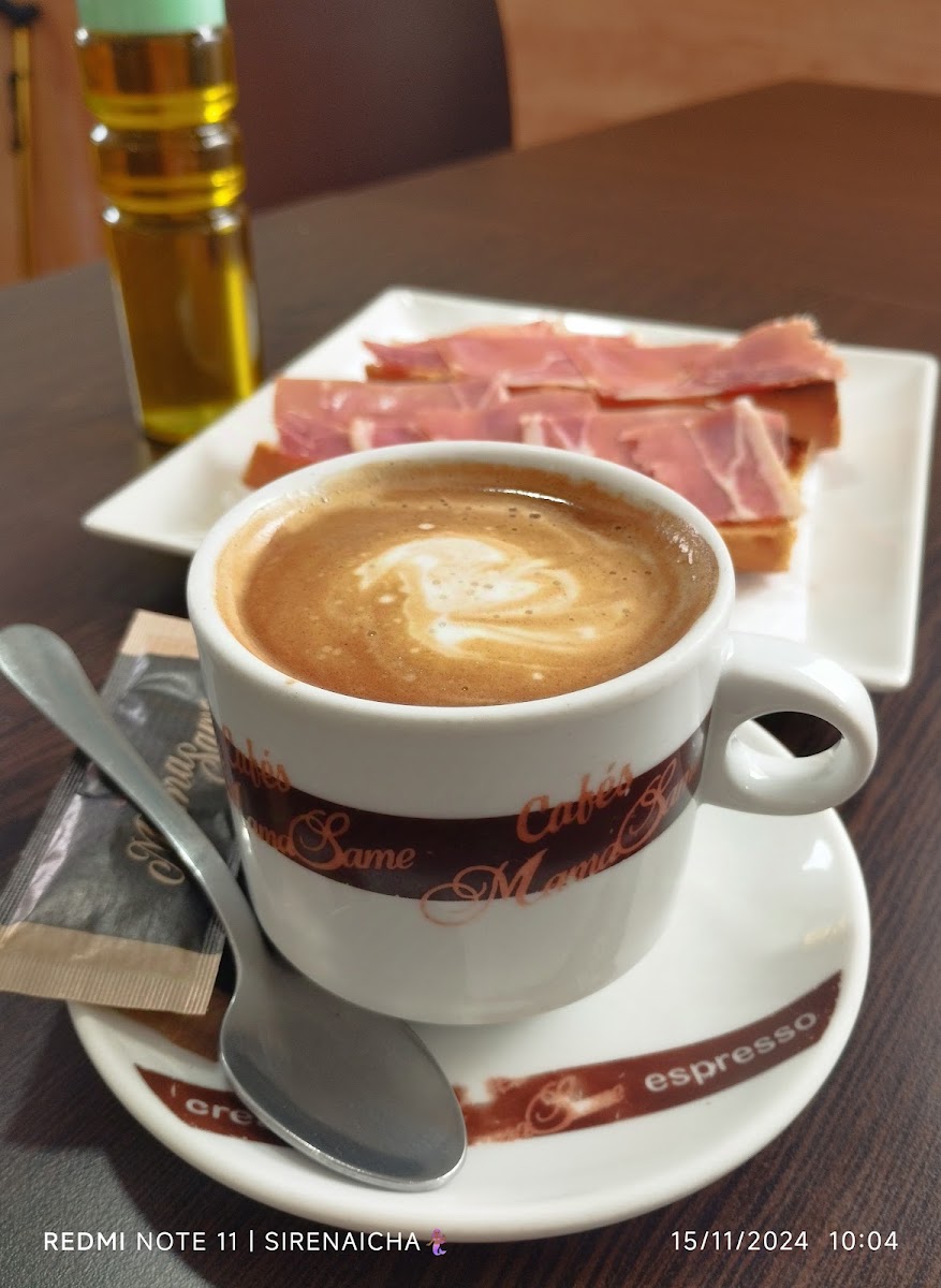 La Cantonada Cafeteria