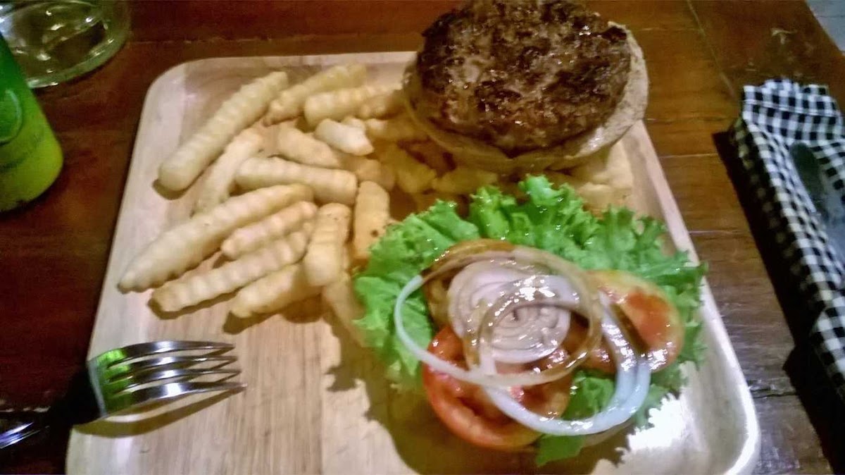 OMG! Sports Bar & Restaurant Photo 9