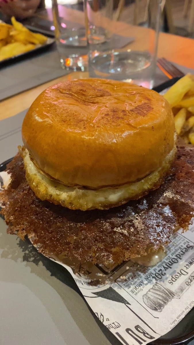 Tremendus Burger Bar Photo 2