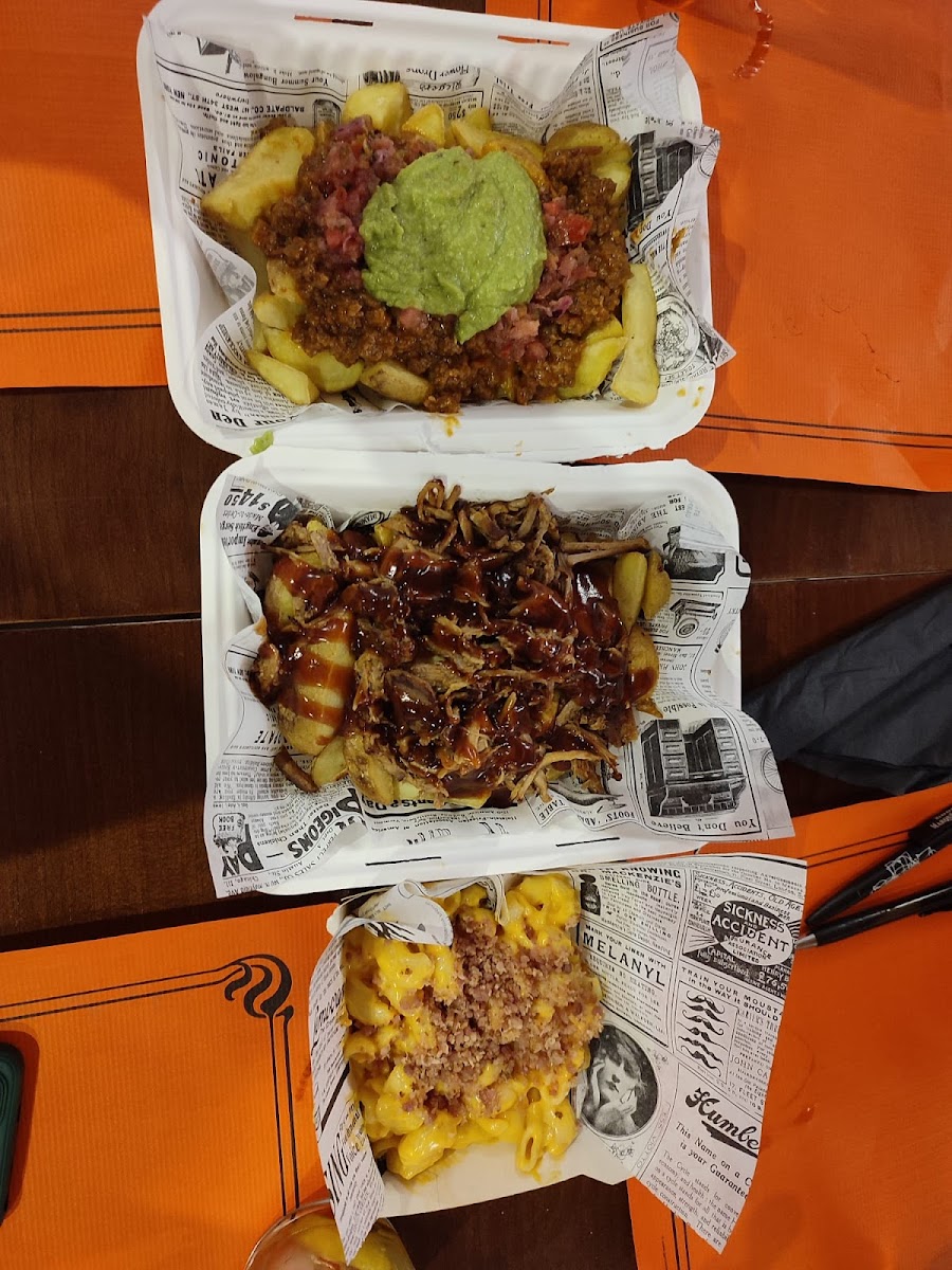 Tremendus Burger Bar Photo 6