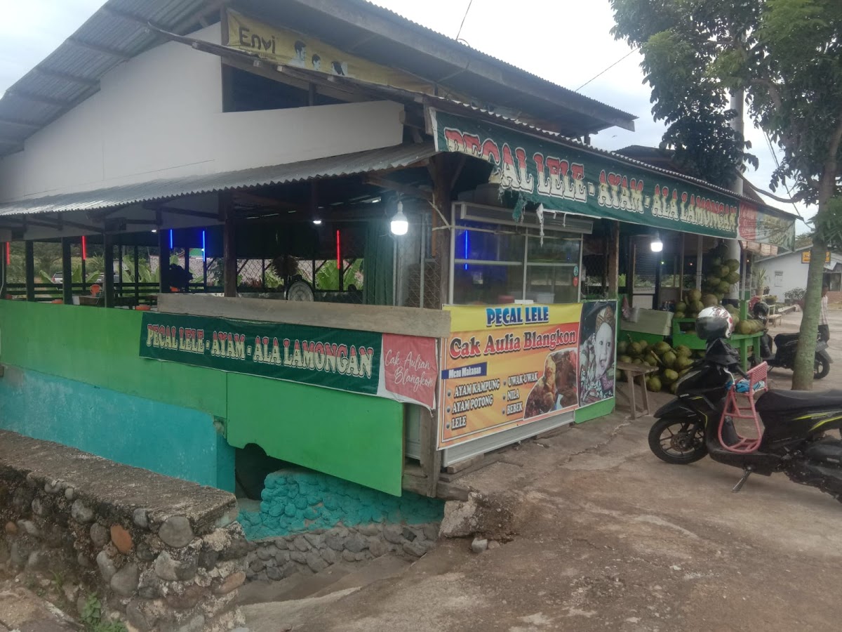 Pecel Lele-Ayam Cak Aulian Blangkon