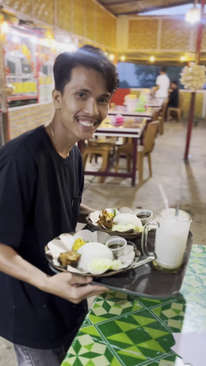 Pecel Lele-Ayam Cak Aulian Blangkon Photo 2
