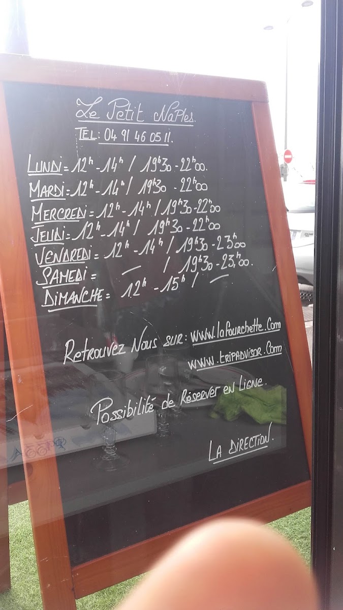 Le Petit Naples Photo Menu 8