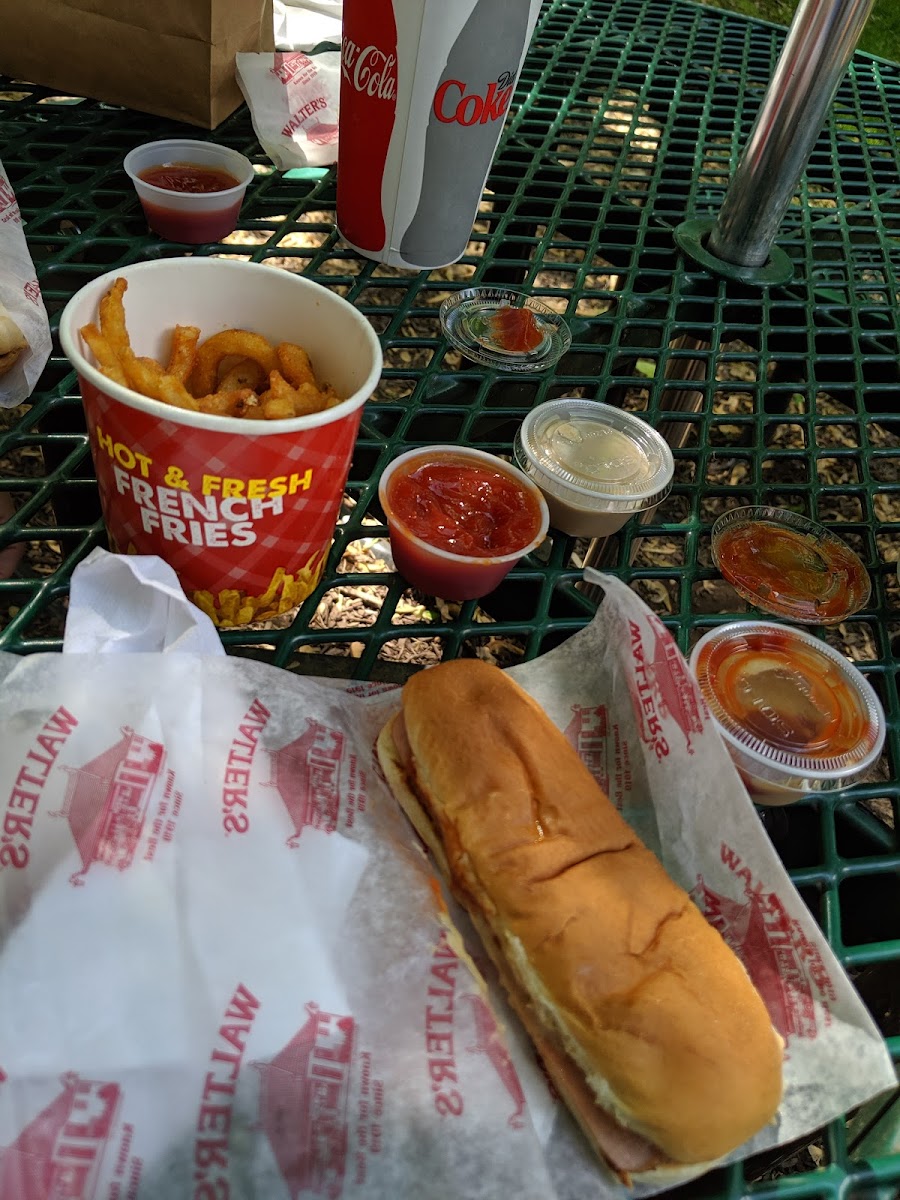 Walter's Hot Dogs - Mamaroneck Photo 7