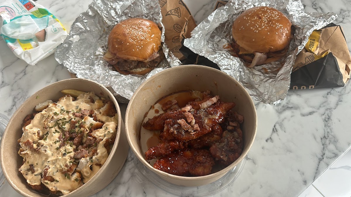 100 Smash Burger Photo 3