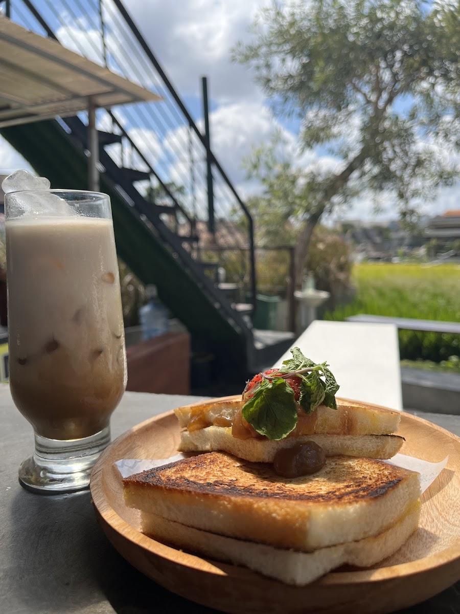 The Locost Coffee and Eatery Photo 4