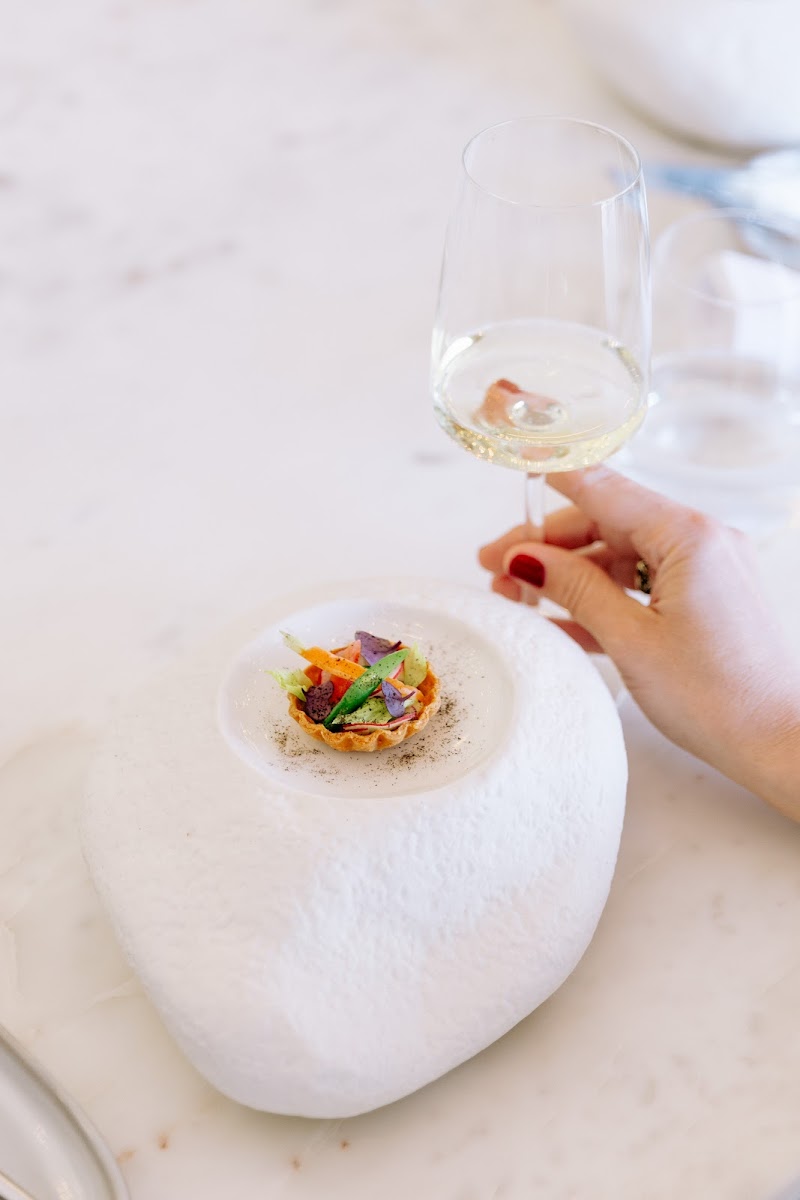 QUARTZ Restaurant Photo 3