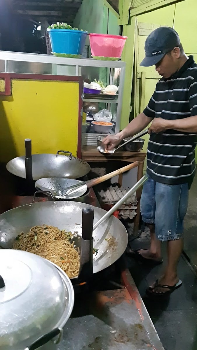 Warung Nasgor 99 Cinta Rasa Photo 2