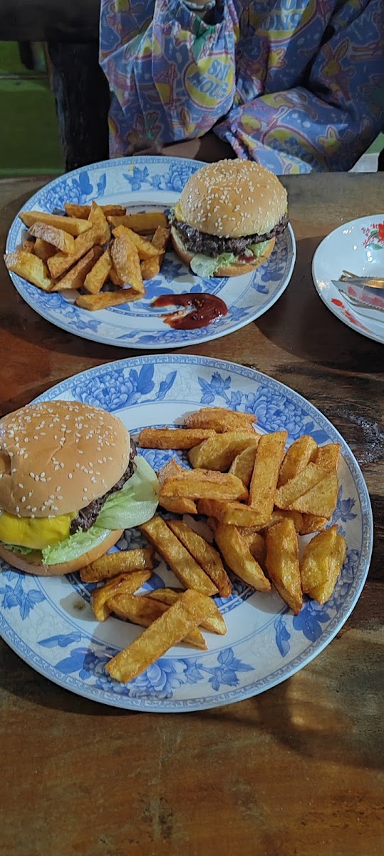 Home PIZZA AND BURGERS Photo 9