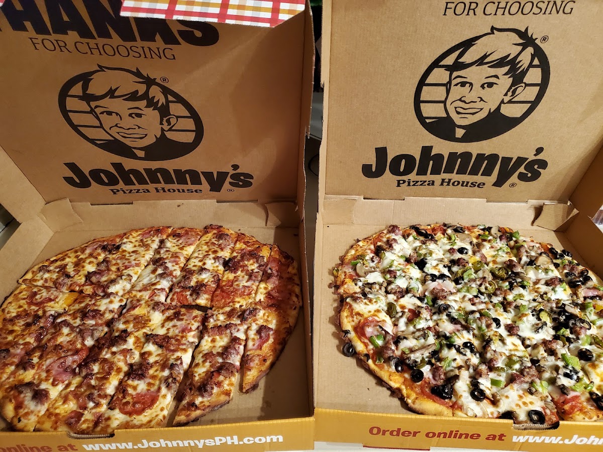 Johnny's Pizza House Photo 5