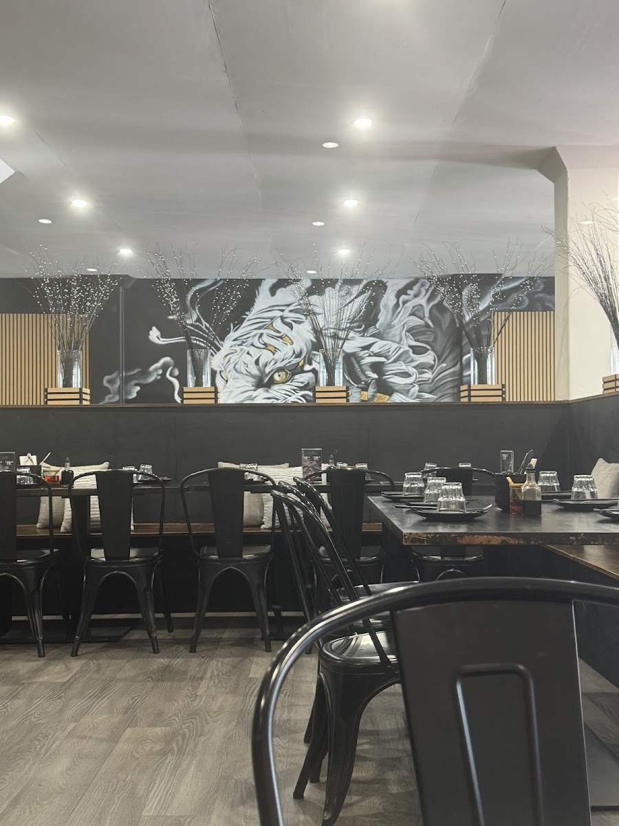 White Tiger Restaurant & Bar Photo 3