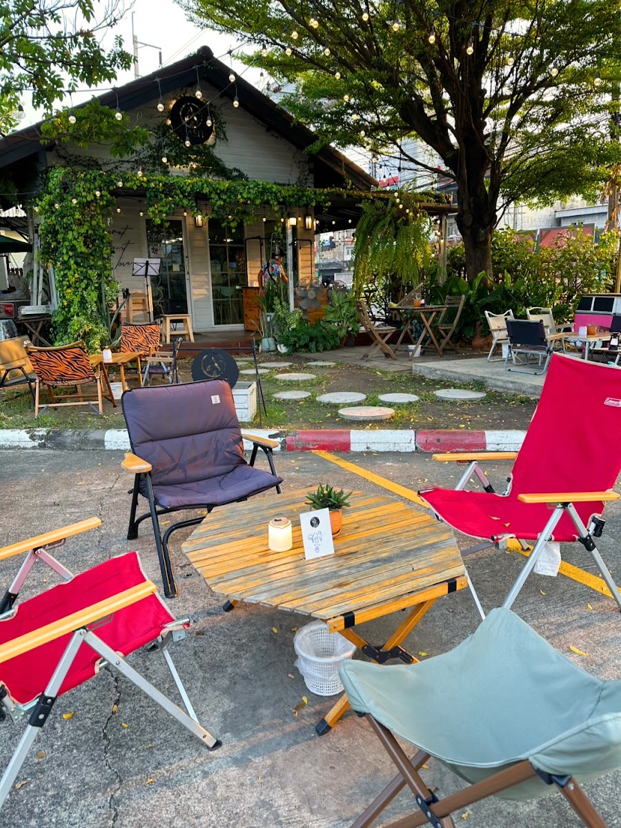 OASIT Cafe & Chill (โอเอซิท คาเฟ่ แอนด์ ชิลล์)
