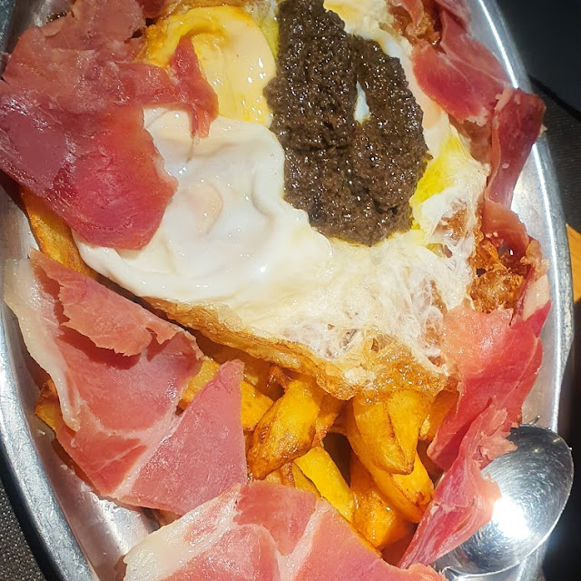 Huevos Rotos Con Jamón Ibérico