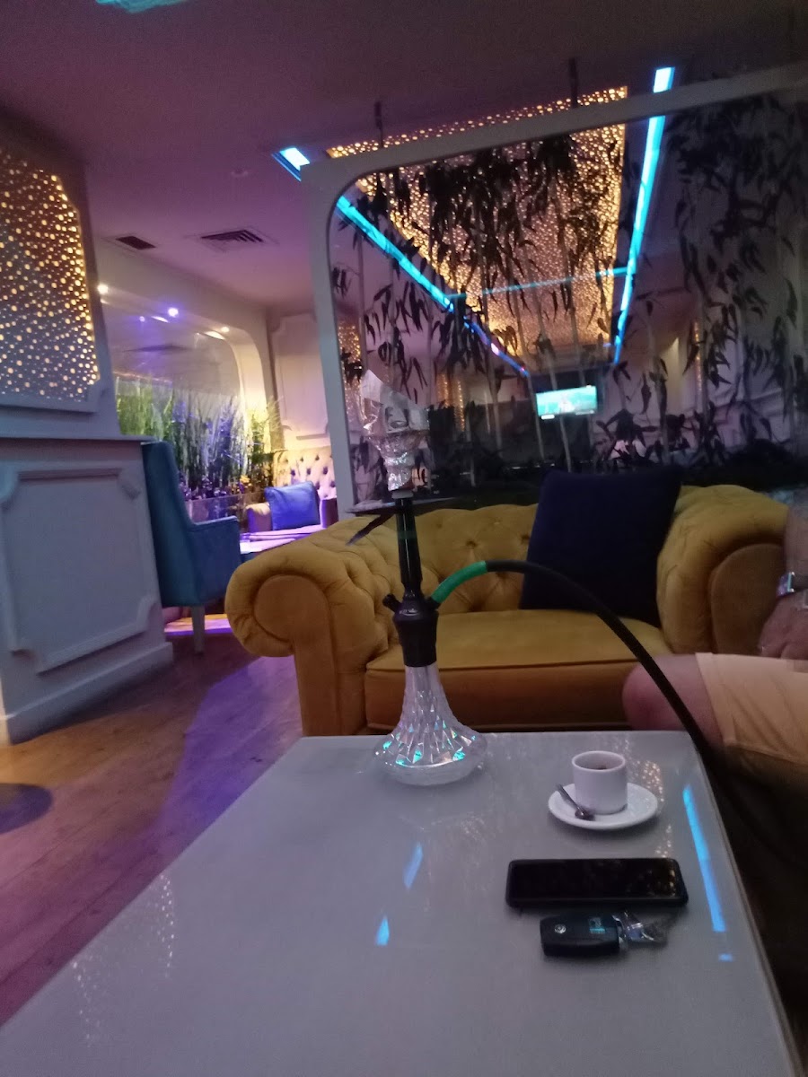 SILVER LOUNGE