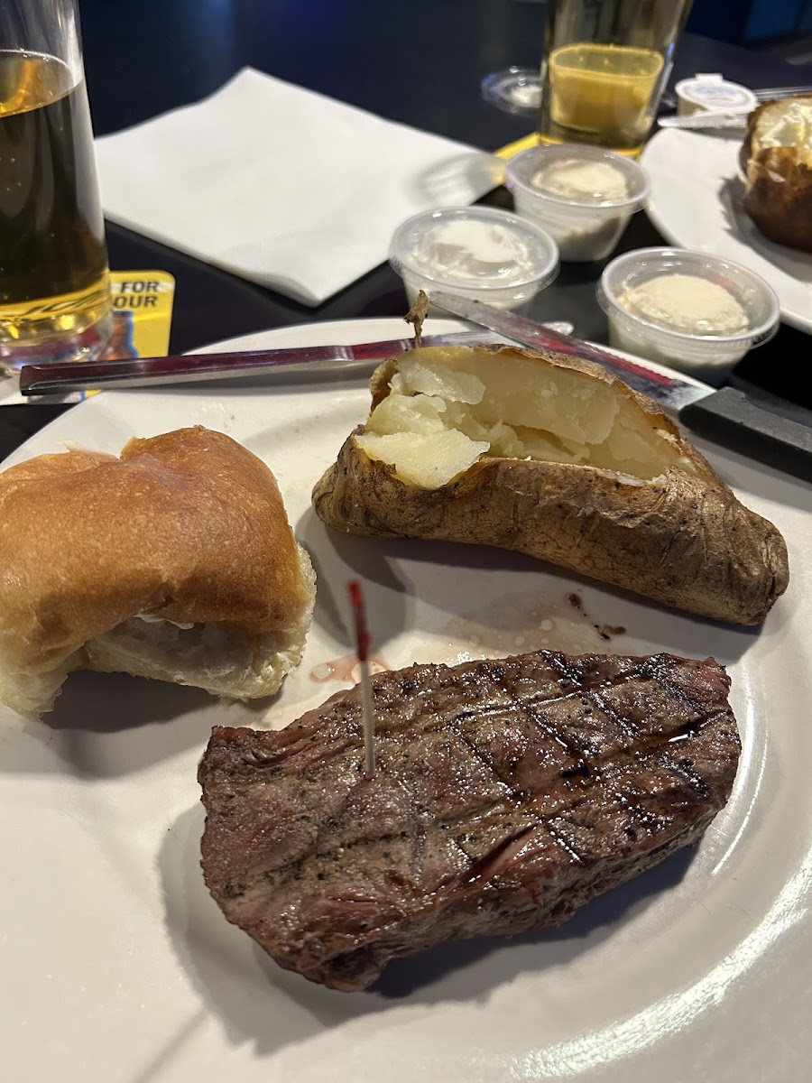 The Steakhouse Restaurant & Lounge Photo 3