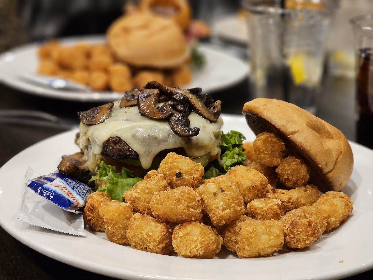 The Steakhouse Restaurant & Lounge Photo 5