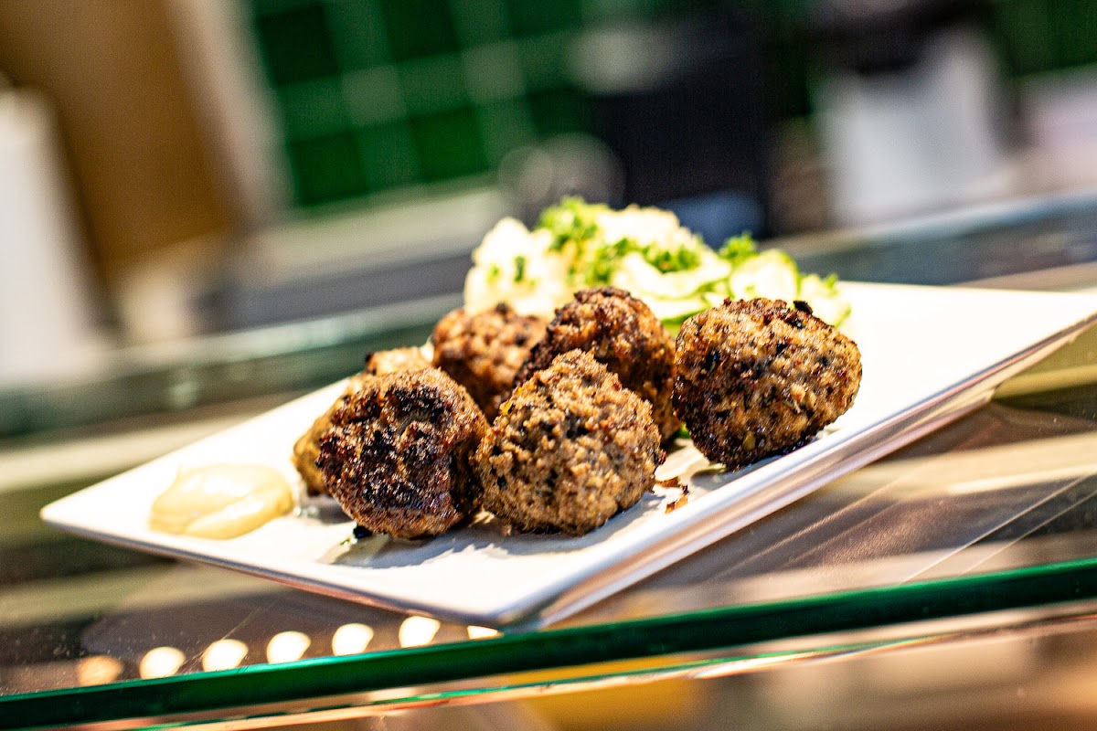 baller's place - beef and vegan balls Photo 10