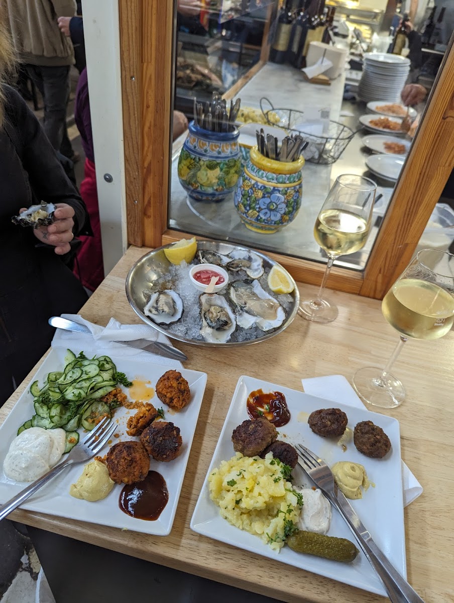 baller's place - beef and vegan balls Photo 6