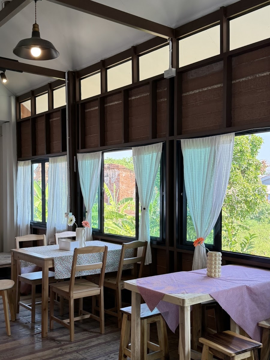 Baanbaan cafe @Lopburi Photo 7