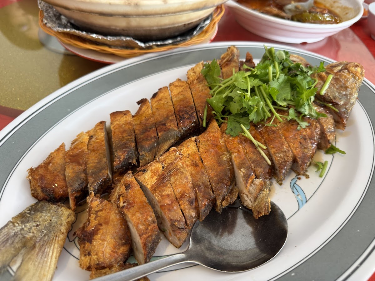 Village Chicken Restaurant PLT Photo 4