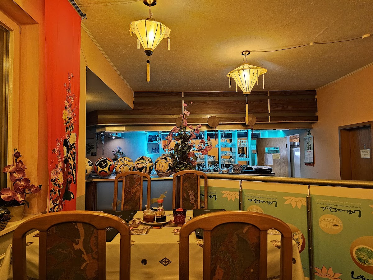 LotusQuán Restaurant