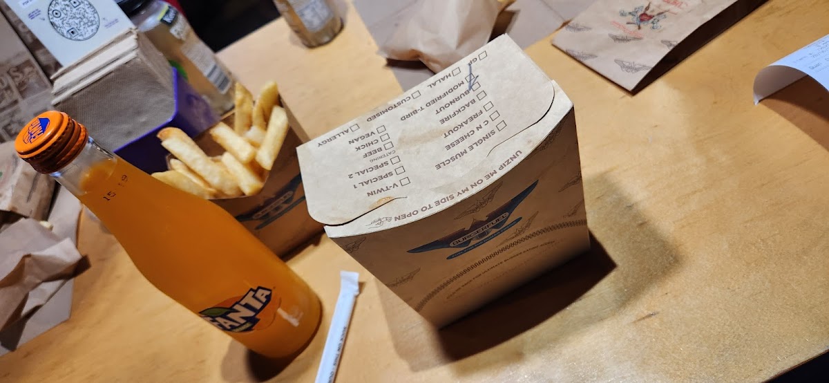 BurgerFuel New Plymouth Photo 8