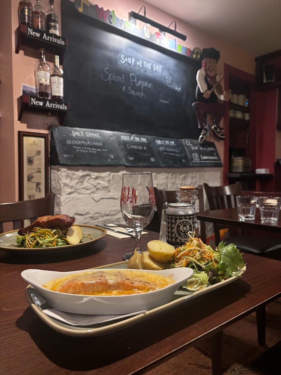 Fiddlers Highland Restaurant Photo 4