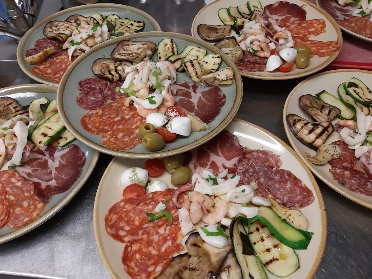 Pizzeria La Perla Photo 5