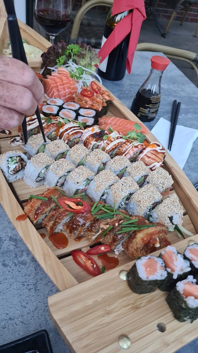 Asia-Haus Sushi & Warmküche Photo 4