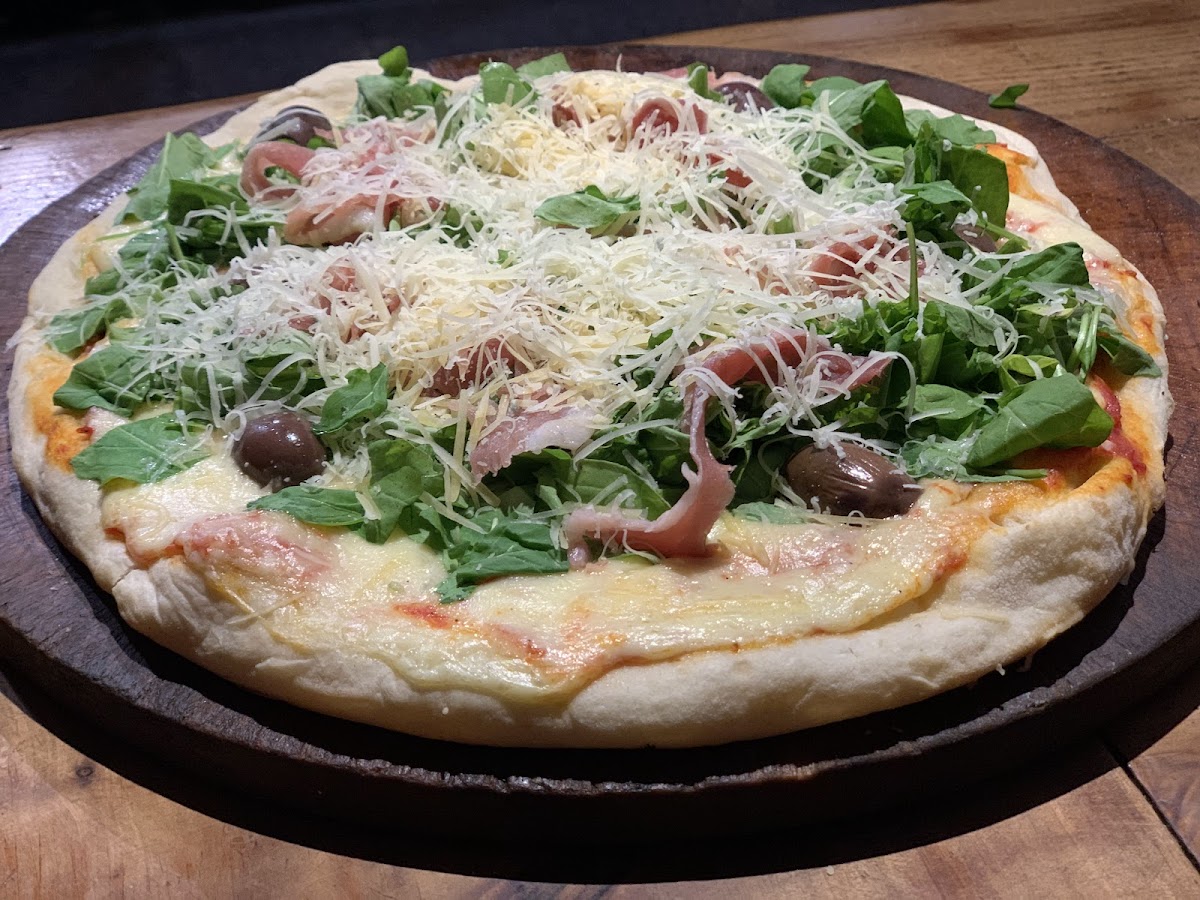 “Salsa” Pizza a la Piedra - Empanadas - Bebidas