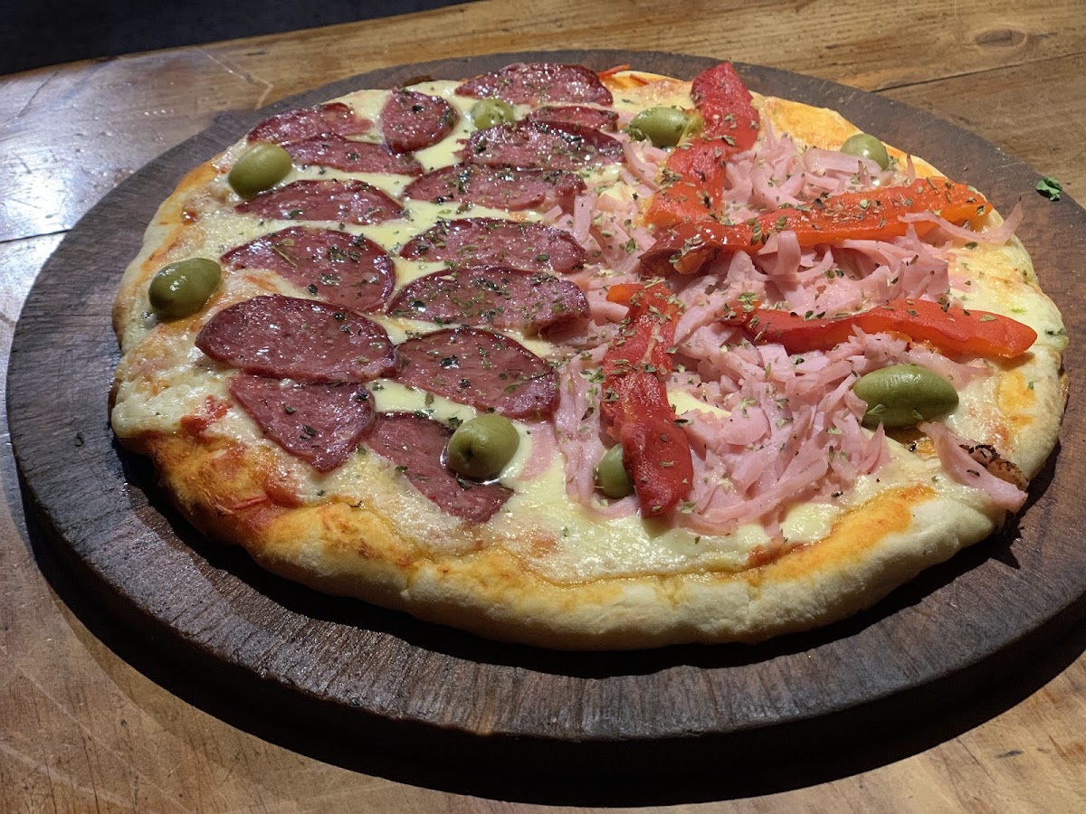 “Salsa” Pizza a la Piedra - Empanadas - Bebidas Photo 6